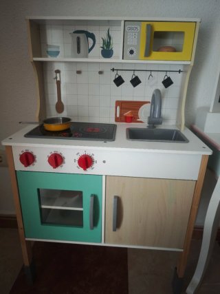 Cocina de juguete con accesorios