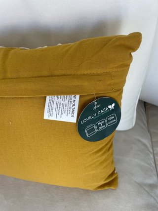 Cojín rectangular decorativo. Nuevo a estrenar