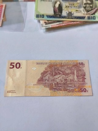 Billetes universales de coleccion esenciales