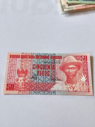 Billetes universales de coleccion esenciales