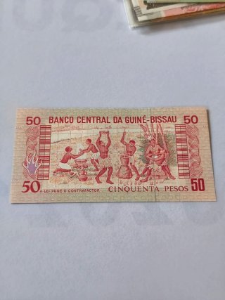 Billetes universales de coleccion esenciales