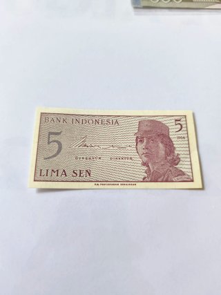 Billetes universales de coleccion esenciales