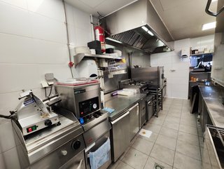 R-7940686 Traspaso Bar Restaurante en Badalona