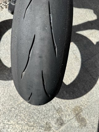 Neumático Bridgestone R12