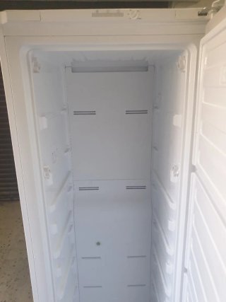 Congelador Vertical Beko Blanco