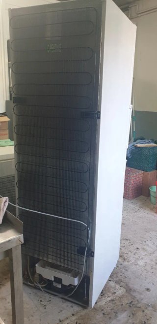 Congelador Vertical Beko Blanco