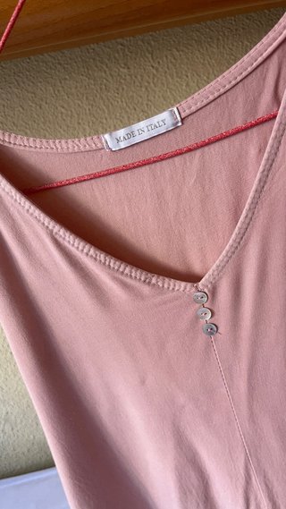 Camiseta rosa palo con volantes