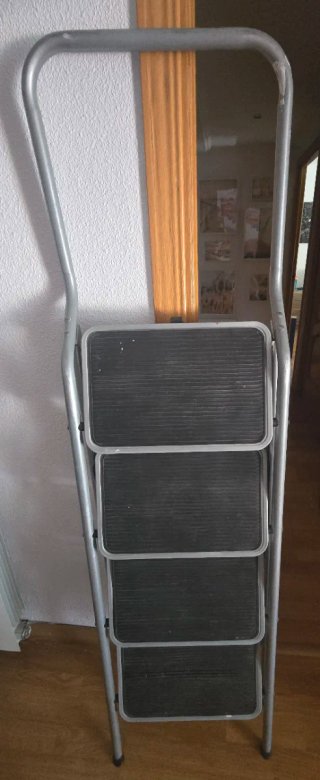 ESCALERA PLEGABLE 4 PELDAÑOS