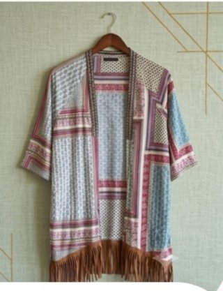 Chaqueta kimono estampada flecos talla única