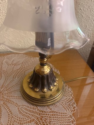 Lámpara de mesa vintage dorada