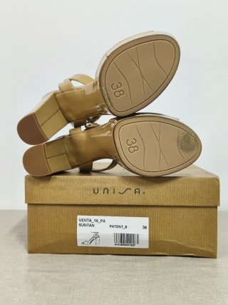 Sandalias Unisa charol nude Talla 38
