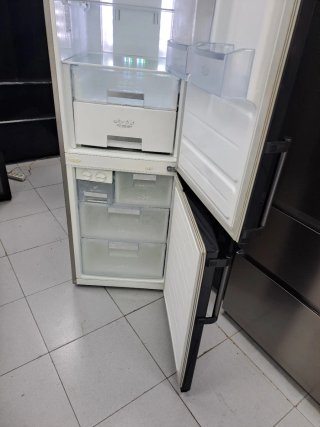 Nevera LG dispensador de agua nofrost
