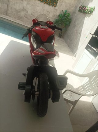Moto eléctrica 24V 14km/h Roja y Negra