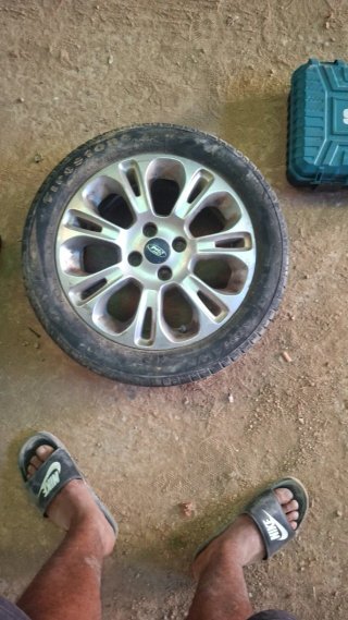 Llantas Firestone 4 tornillos