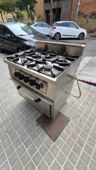 Cocina industrial 4 fuegos con horno