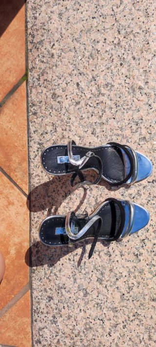 Sandalias Topshop plateadas y negras