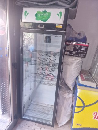 DOS NEVERAS Y DOS ARCONES