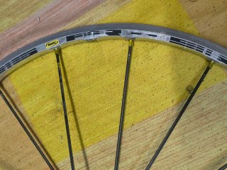 Rueda 700 Mavic R-SYS