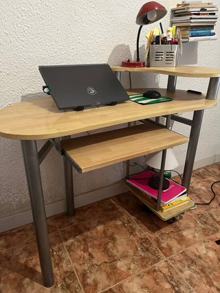 Escritorio madera y metal