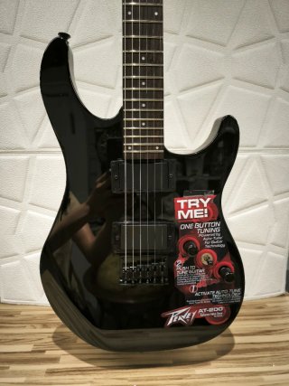 Guitarra Eléctrica Peavey AT-200