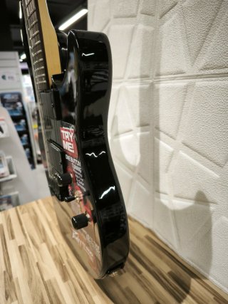 Guitarra Eléctrica Peavey AT-200