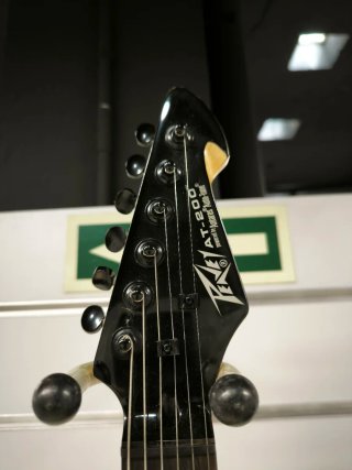 Guitarra Eléctrica Peavey AT-200