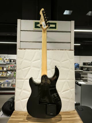 Guitarra Eléctrica Peavey AT-200