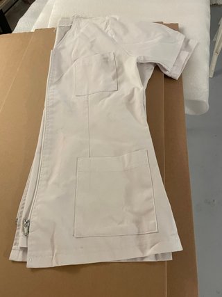Bata blanca talla L
