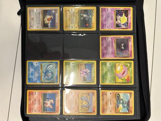 Binder TCG y 45 cartas Pokémon Base Set