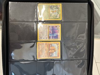 Binder TCG y 45 cartas Pokémon Base Set