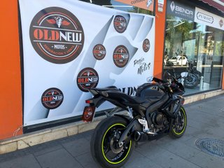 Suzuki GSX-R 600 Negra