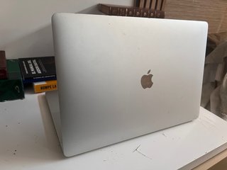 MacBook Pro 15” A1990 (2018)
