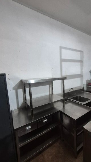 Mesa de acero inoxidable
