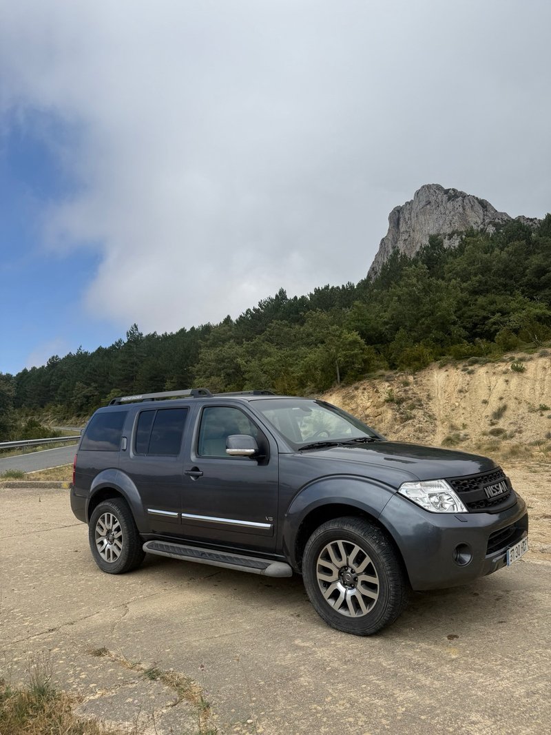 Nissan Pathfinder - foto 1