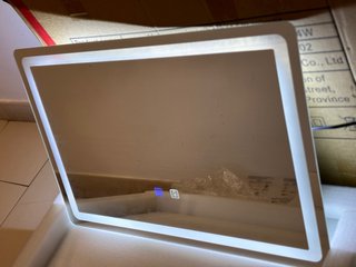 Espejo con luz LED