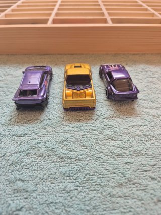 3 Coches Tuning Morado y Dorado