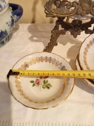 Juego de 4 cuencos de Porcelana Antigua