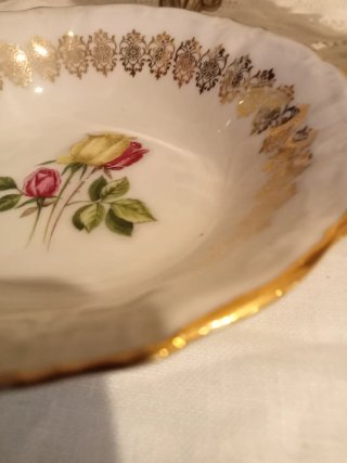 Juego de 4 cuencos de Porcelana Antigua