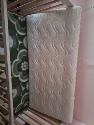 Cuna con colchón