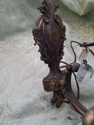 Antica applique in metallo e vetro