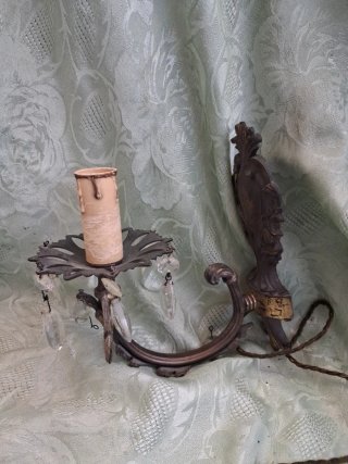 Antica applique in metallo e vetro