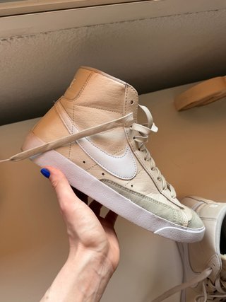 Nike Blazer Mid Mujer Beige/Blanco