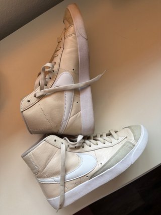 Nike Blazer Mid Mujer Beige/Blanco