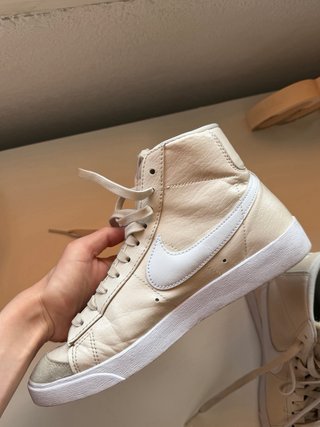 Nike Blazer Mid Mujer Beige/Blanco