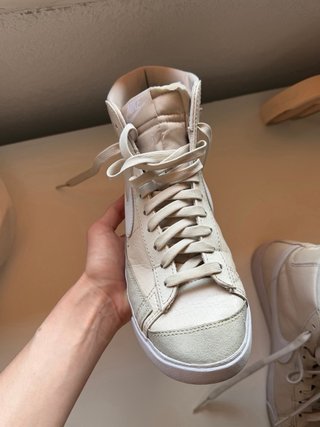Nike Blazer Mid Mujer Beige/Blanco