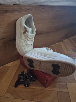 Zapatillas con ruedas blancas - 1 uso