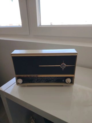 Radio Minerva Antigua de los años 60 de válvulas