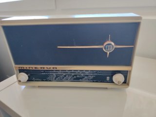 Radio Minerva Antigua de los años 60 de válvulas