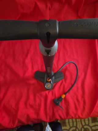 Bomba de pie para bicicletas