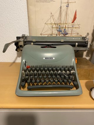 Máquina de escribir Hispano Olivetti Lexicon 80